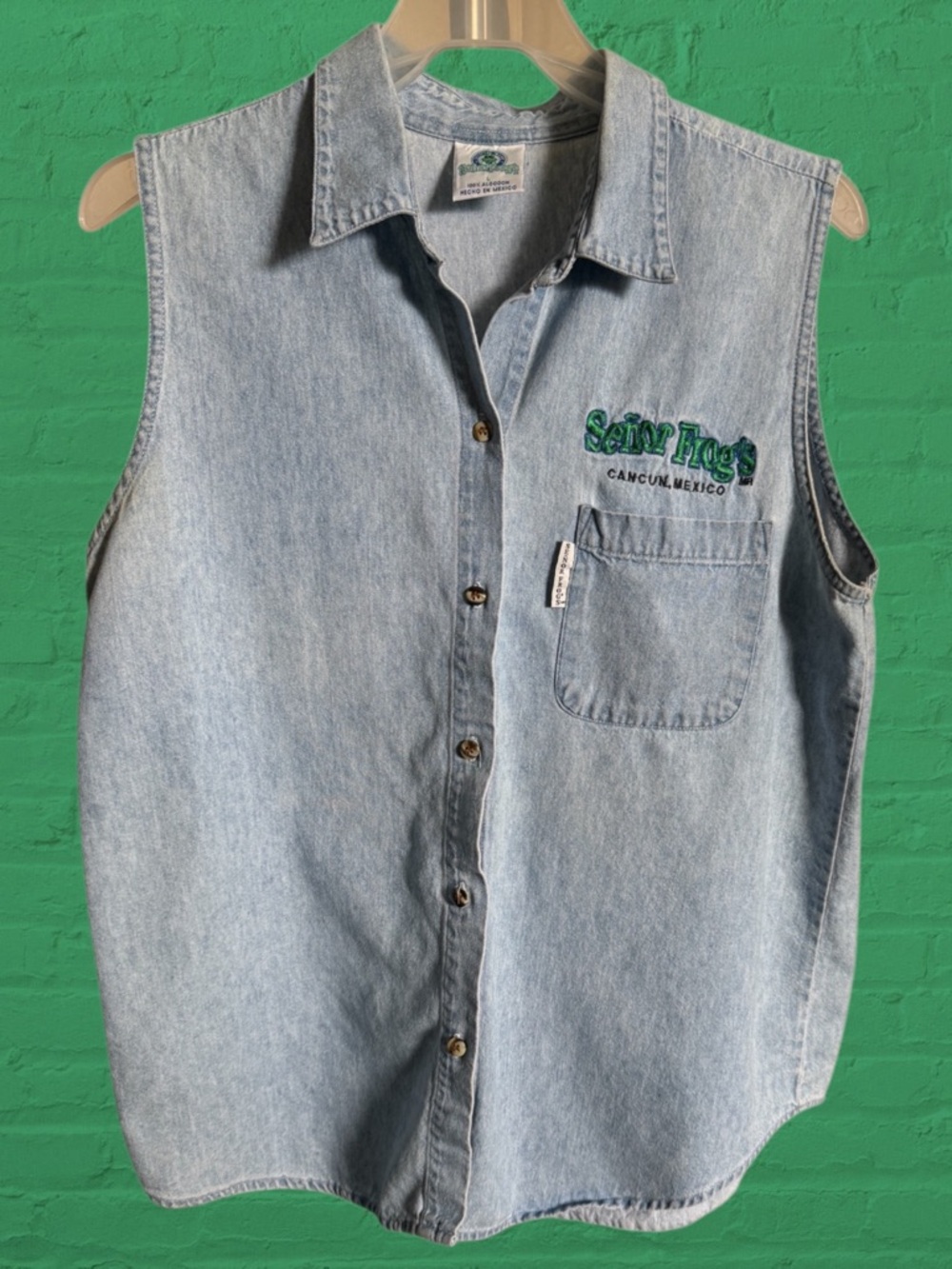 Vintage Señor Frogs Cancun Mexico Sleeveless Light Wash Denim Shirt - 90s